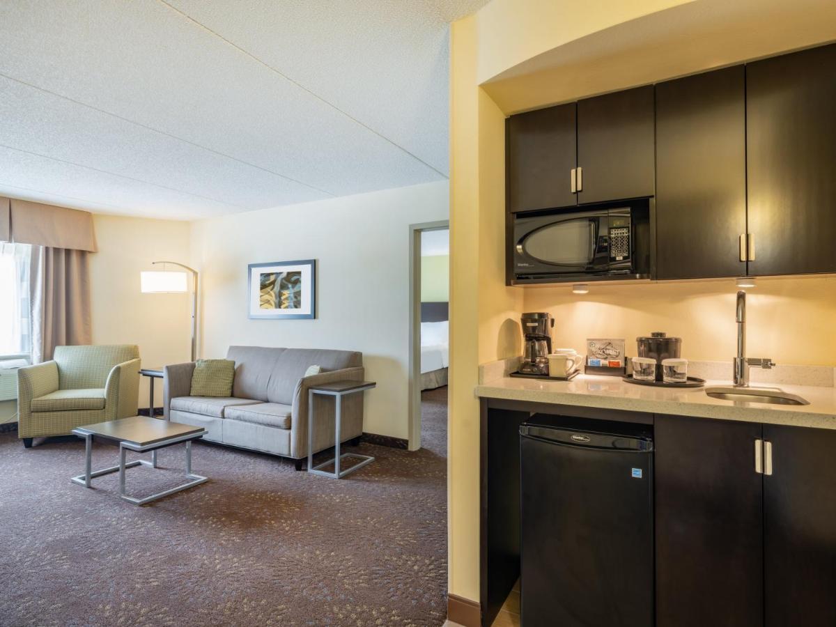 Holiday Inn Greensboro Coliseum, an IHG Hotel Exterior foto