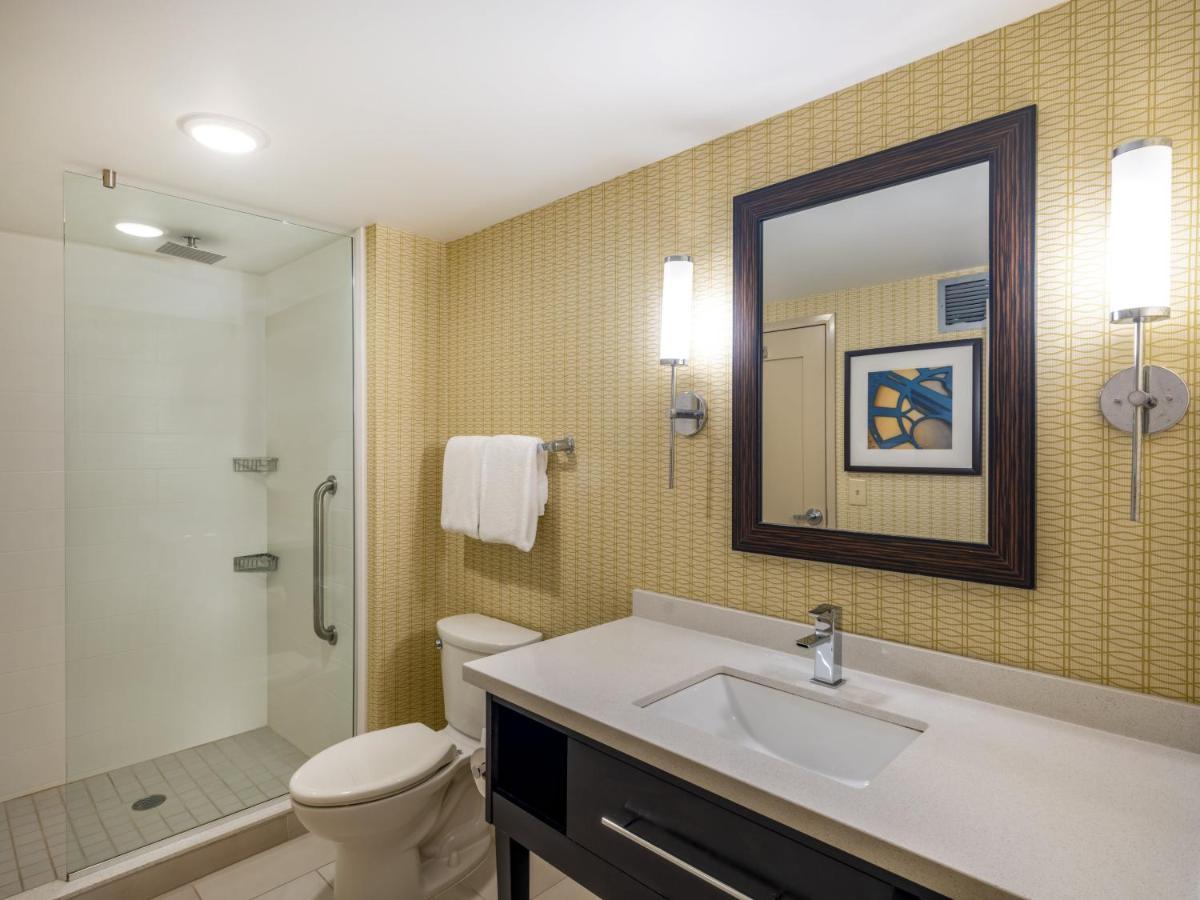 Holiday Inn Greensboro Coliseum, an IHG Hotel Exterior foto