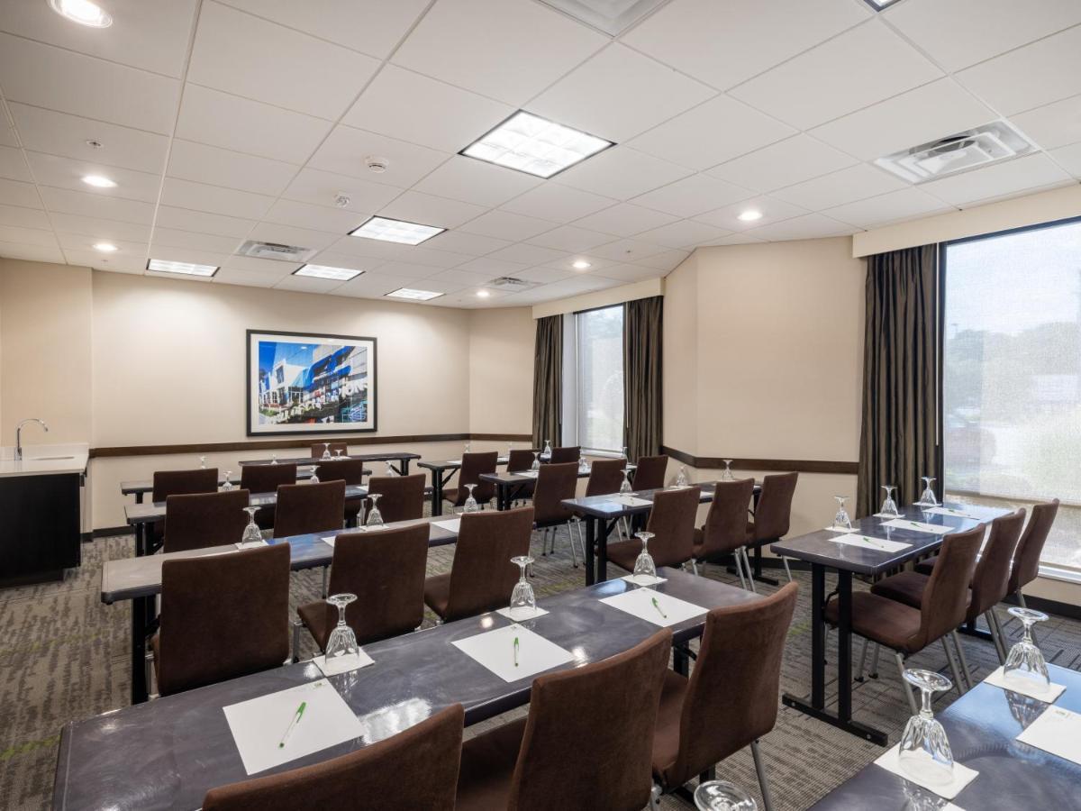 Holiday Inn Greensboro Coliseum, an IHG Hotel Exterior foto
