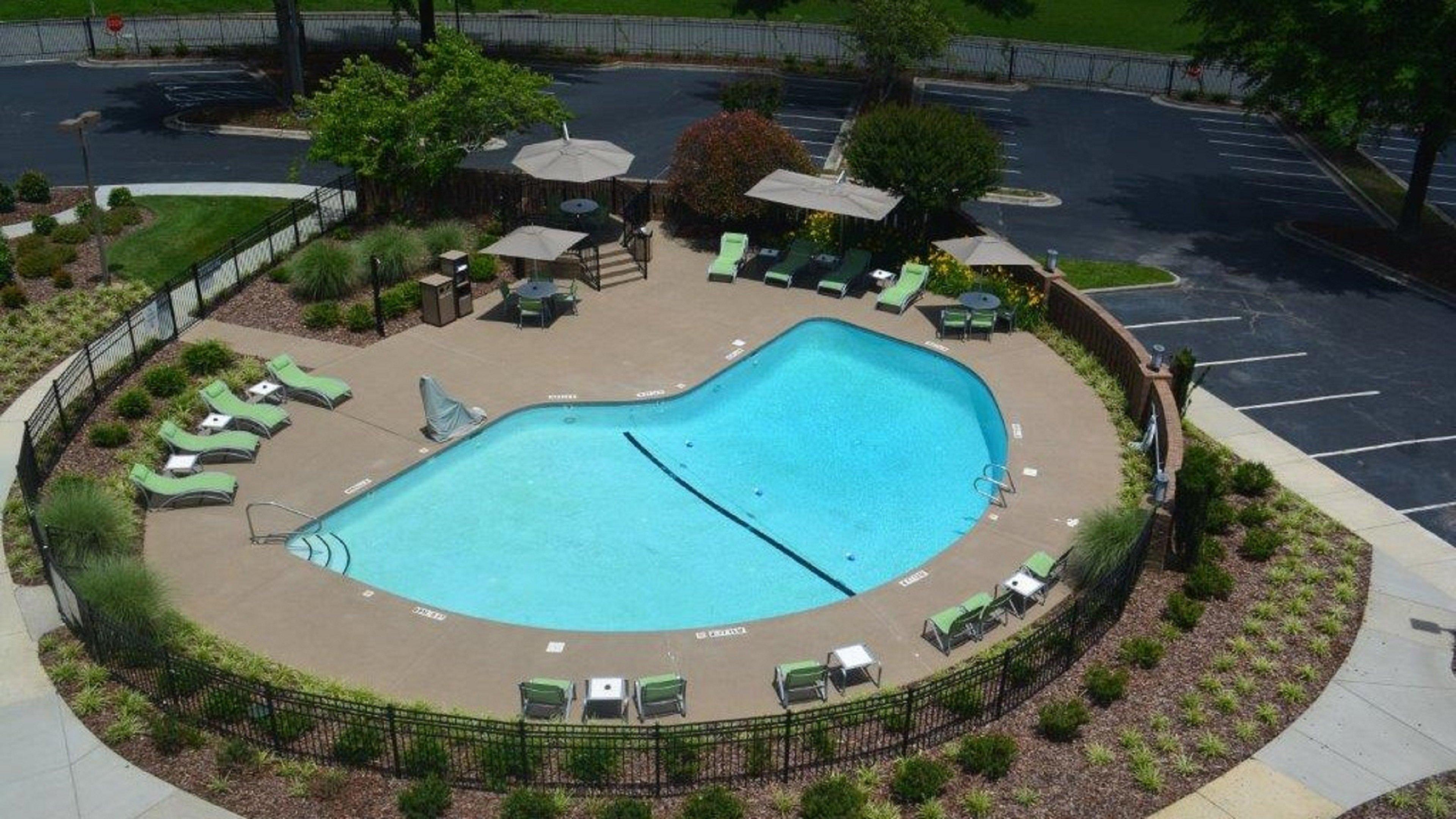 Holiday Inn Greensboro Coliseum, an IHG Hotel Exterior foto